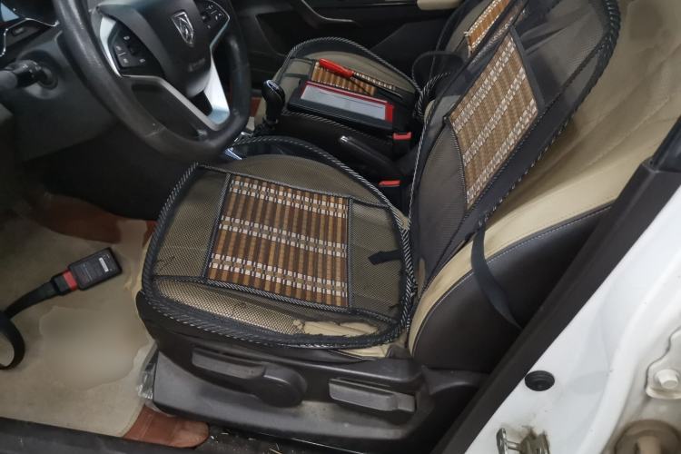 Used Baojun 310W 2017 1.5L Manual Fashion Model China V
