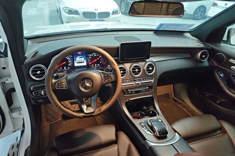 Used Mercedes-Benz GLC 2019 GLC 260 L 4MATIC Dynamic Model