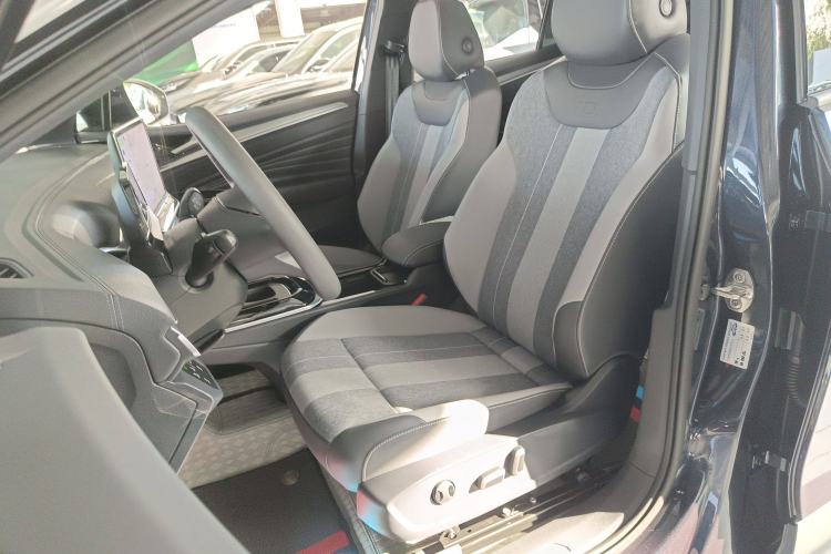 Used Volkswagen ID.4 CROZZ 2025 Pure Edition
