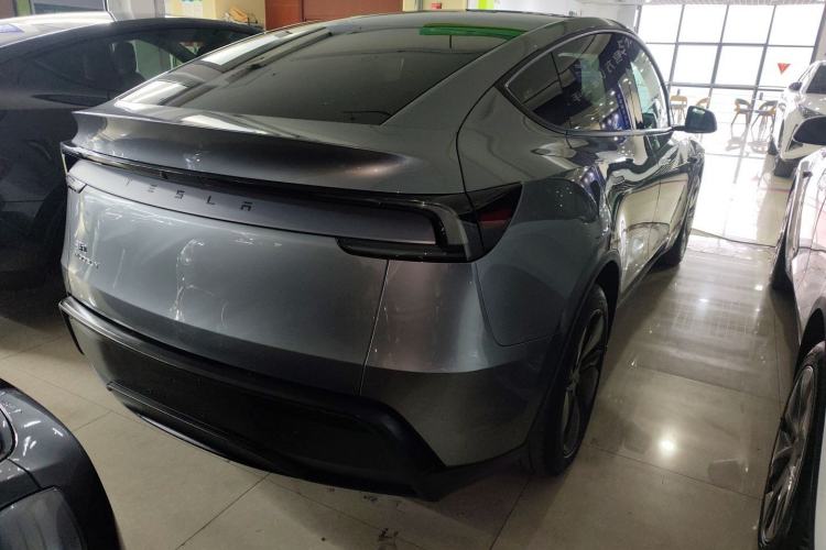 Used Tesla Model Y 2025 Rear-Wheel-Drive Version
