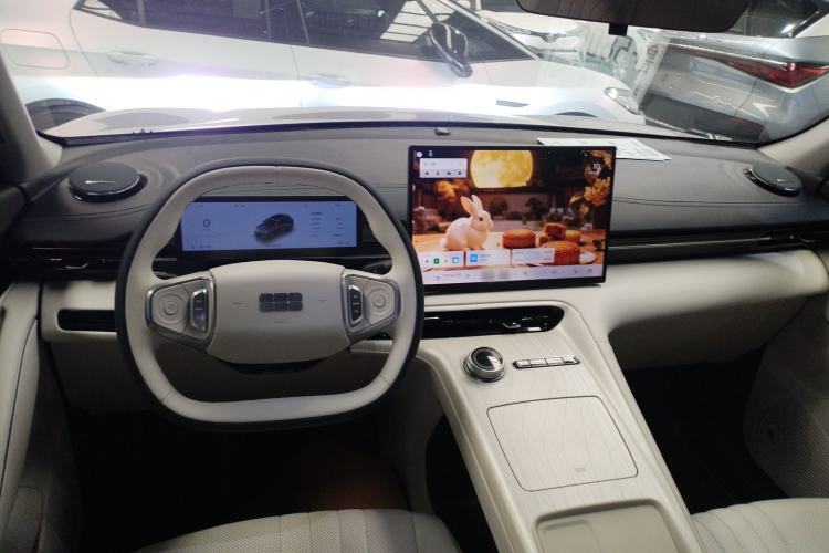 Used  E5 2024 440km Exploration Version
