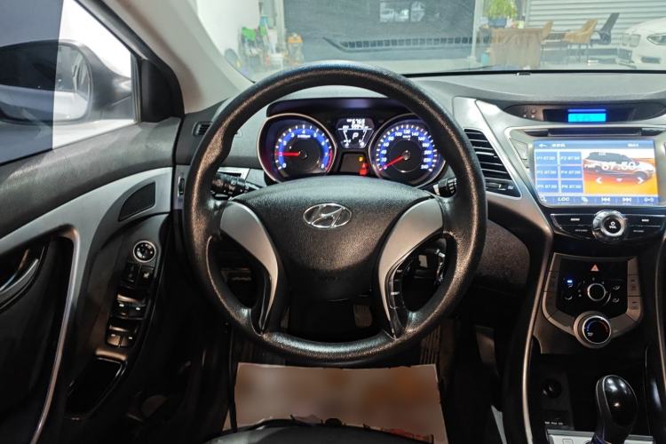 Used Hyundai Elantra 2015 1.6L Automatic Fashion Model
