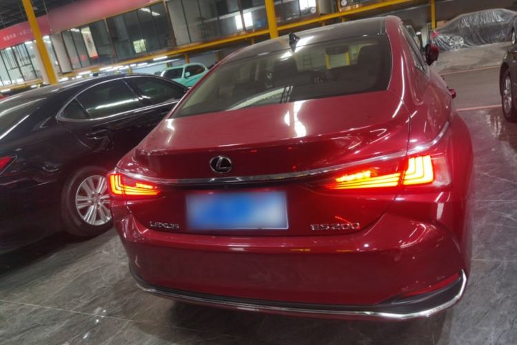 Used Lexus ES 2018 200 Excellence Edition China V Standard
