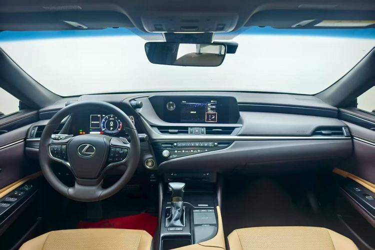 Used Lexus ES 2021 200 Excellence Edition
