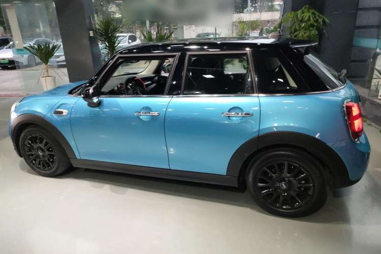 Used  MINI 2018 1.5T COOPER Classic Edition Five-Door Version
