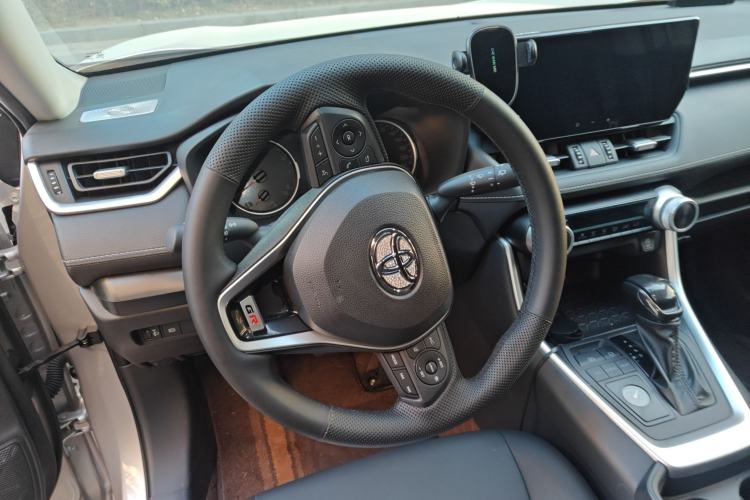 Used Toyota Wildlander 2024 2.0L CVT Two-Wheel Drive Leading Edition