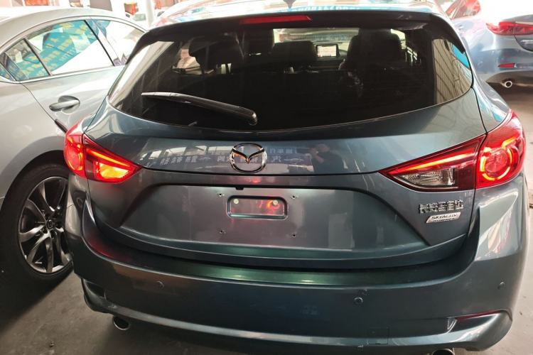 Used Mazda Mazda 3 Axela 2017 Hatchback 2.0L Automatic Sport Model China V Emission Standard
