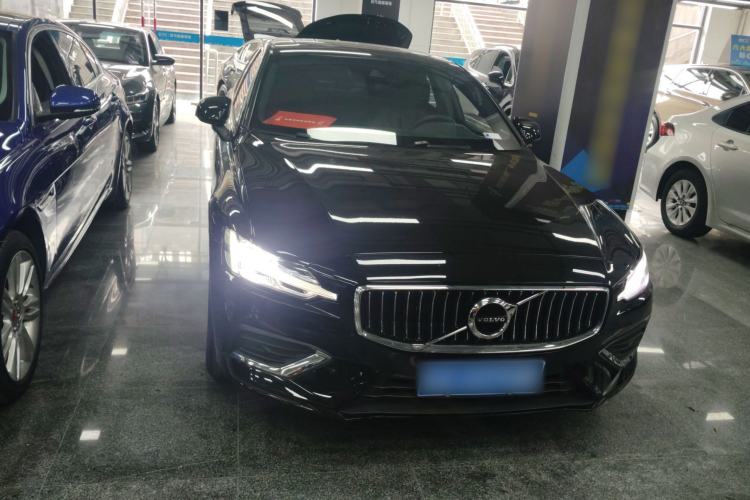 Used Volvo S60 2022 B4 Zhiyuan Luxury Edition
