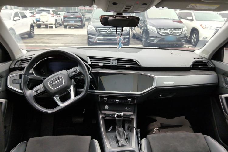 Used Audi Q3 2020 35 TFSI Fashion Dynamic Model
