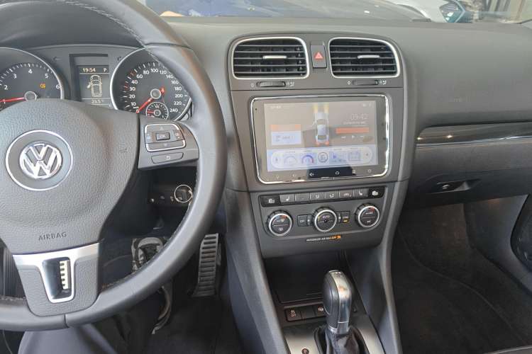 Used Volkswagen Golf 2012 1.4TSI Luxury Convertible Edition
