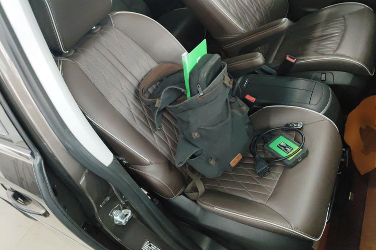 Used Buick GL8 2022 Land Business Class 652T Luxury Model
