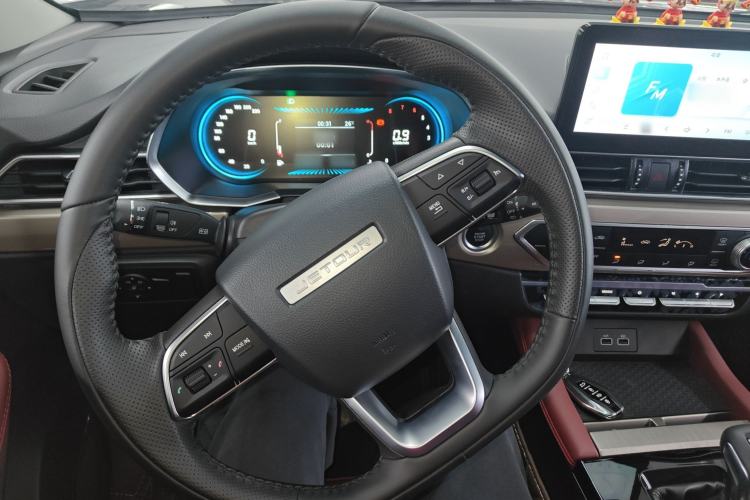 Used JETOUR X70 2025 1.5T Manual Overdrive Version 5 Seats
