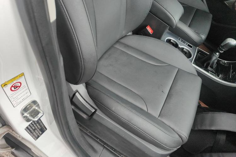 Used Haval H2 2017 Red-Label 1.5T Manual Two-Wheel Drive Luxury Model
