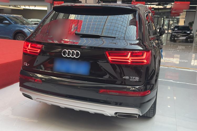 Used Audi Q7 2019 45 TFSI Comfort Model

