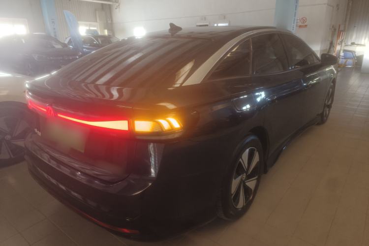 Used Volkswagen ID.7 VIZZION 2024 AIR model
