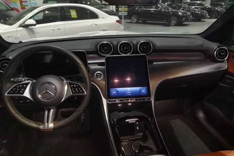 Used Mercedes-Benz GLC 2023 GLC 260 L 4MATIC Dynamic Edition 7-seater
