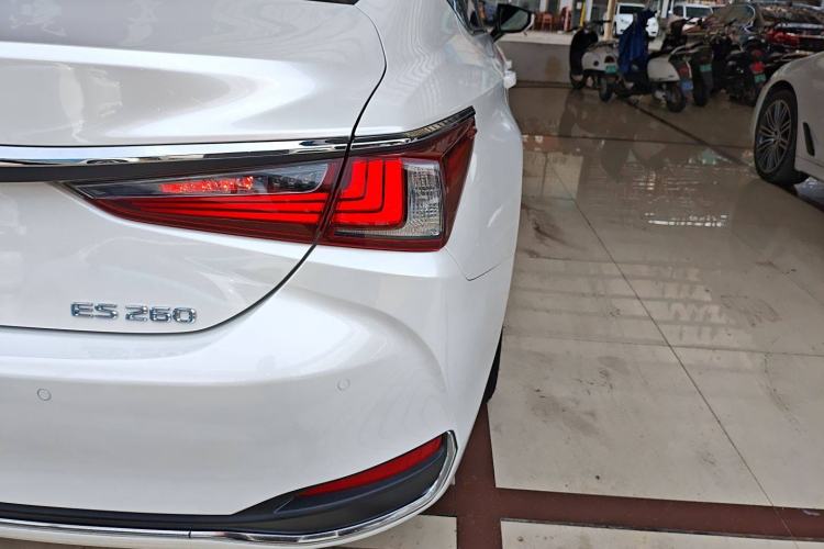 Used Lexus ES 2020 260 Excellence Edition
