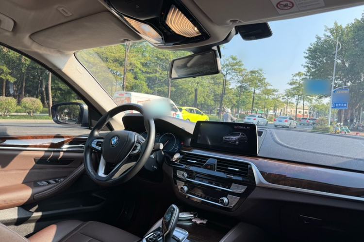 Used BMW 5 Series 2019 525Li Luxury Package
