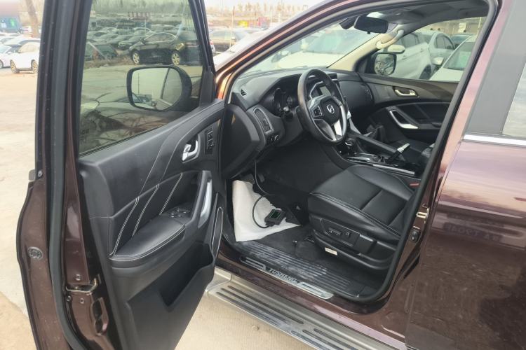 Used JMC Yusheng S350 2016 2.0T Automatic 4x4 Gasoline Luxury Version with Sunroof 7 Seats
