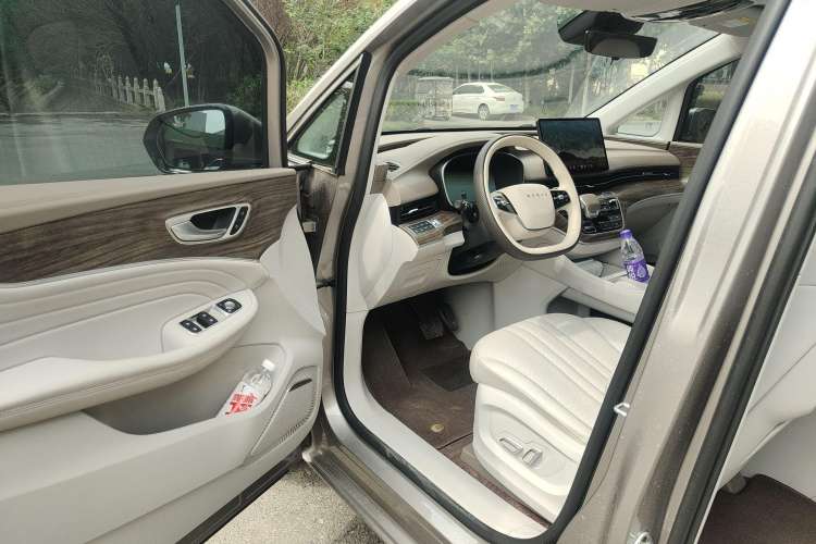 Used Roewe iMAX8 New Energy 2025 1.5T DMH Lu Zun Deluxe Edition
