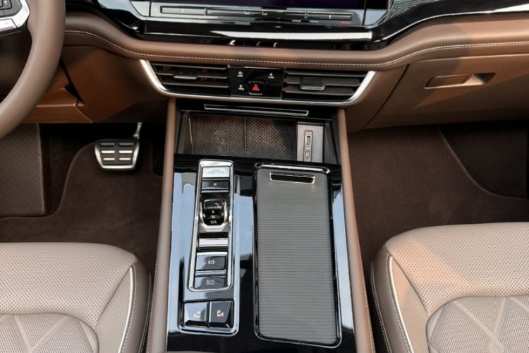 Used Volkswagen Viloran 2024 380TSI Premium Edition
