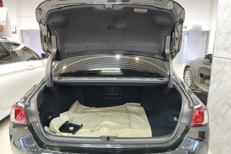 Used Lexus ES 2023 200 Excellence Edition
