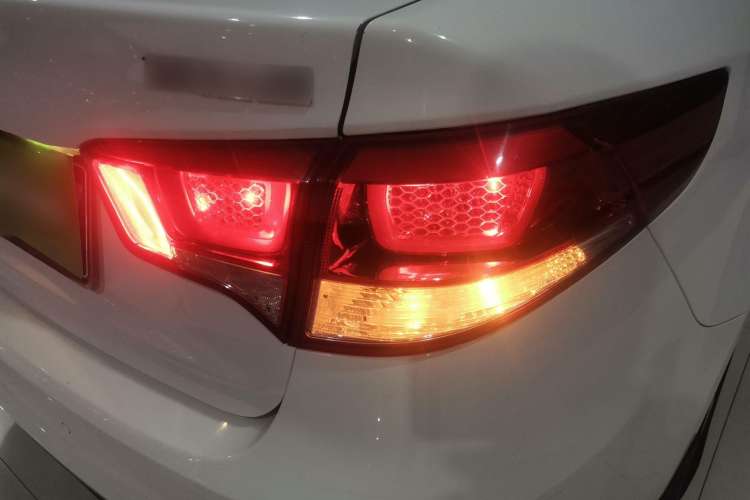 Used Kia K2 2015 Sedan 1.4L MT GLS
