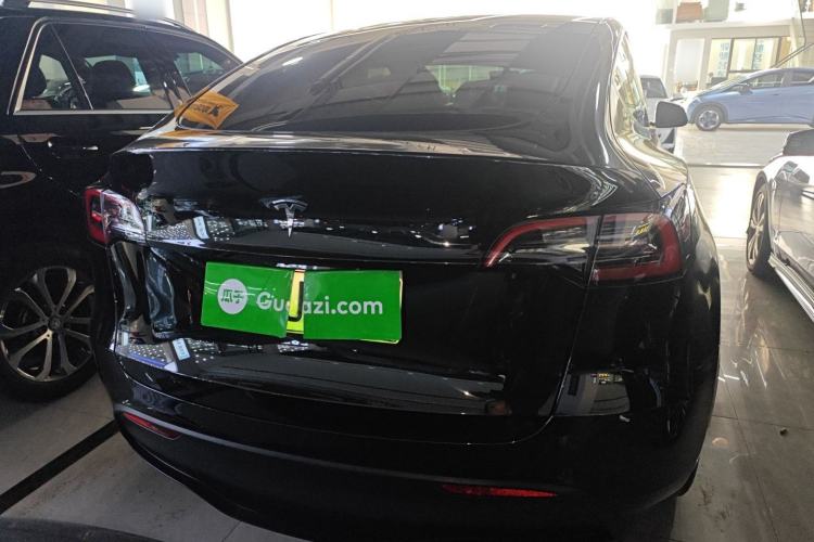 Used Tesla Model Y 2023 Rear-Wheel-Drive Version
