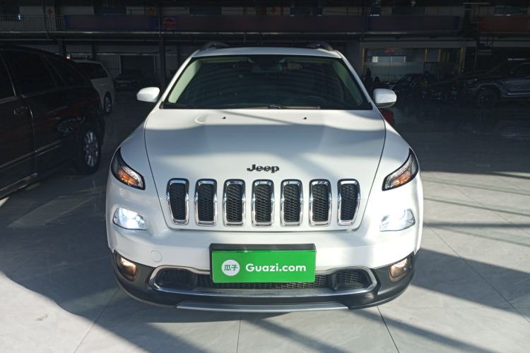 Used  Cherokee 2017 2.0L Superior Edition
