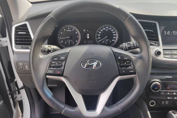 Used Hyundai Tucson 2015 1.6T Dual-Clutch Two-Wheel-Drive Smart Model
