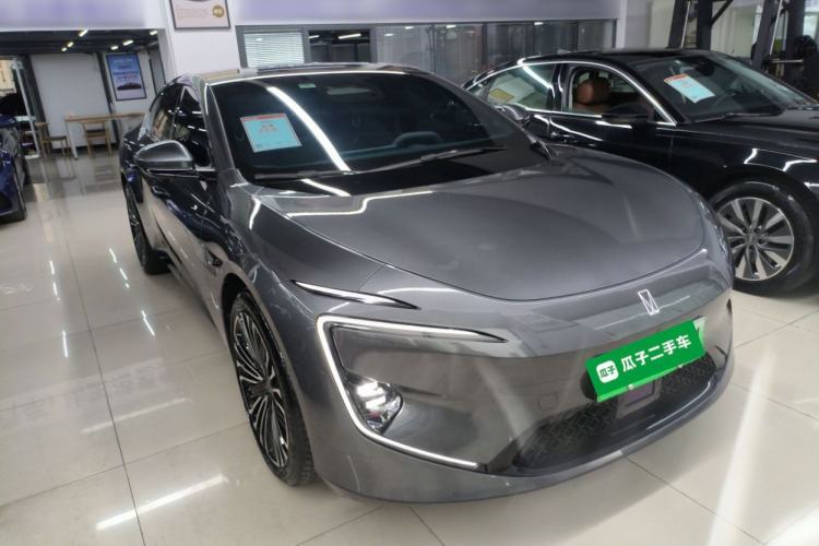 Used  12 2025 Ultra Extended-Range Edition