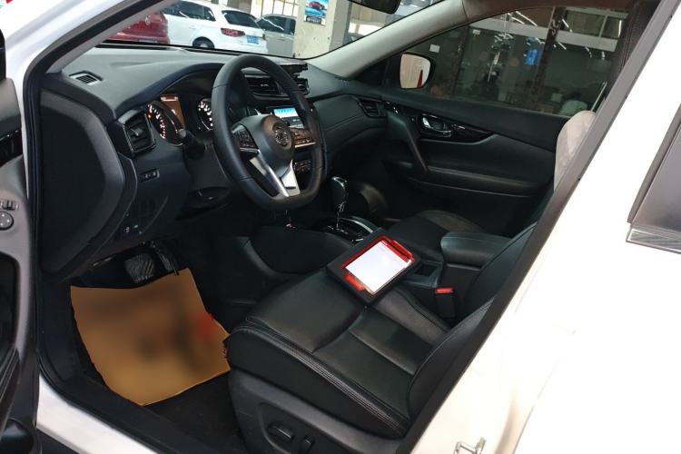 Used Nissan X-Trail 2023 Classic 2.0L Two-Wheel Drive Smart Connect Premium Edition