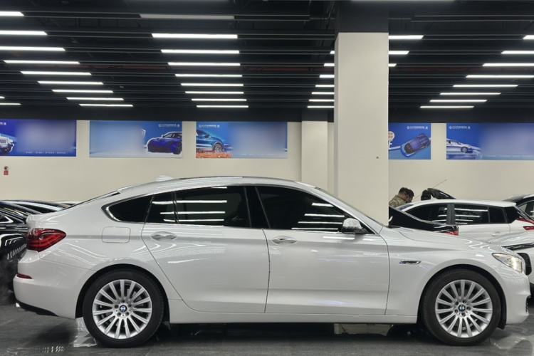 Used BMW 5 Series GT 2014 535i Leading Model
