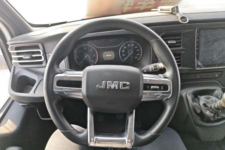 Used JMC Fushun 2022 2.0T Manual Van Short Wheelbase Mid-Height Roof 3-Seater
