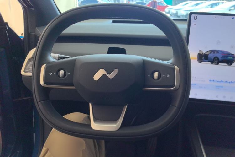 Used ONVO L60 2024 60 kWh Rear-Drive Version
