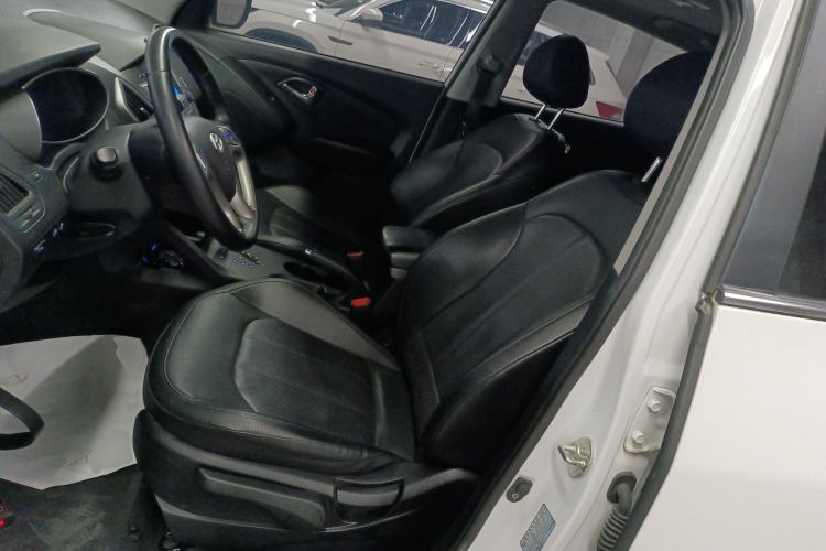 Used Hyundai ix35 2015 2.0L Automatic 2WD Smart Version China V Standard
