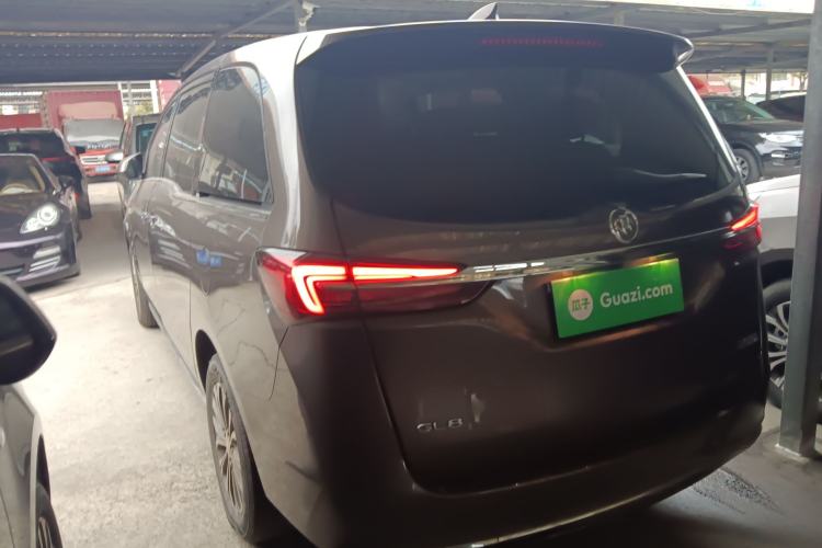 Used Buick GL8 2023 Facelifted Land Cruiser Executive Luxury Version
