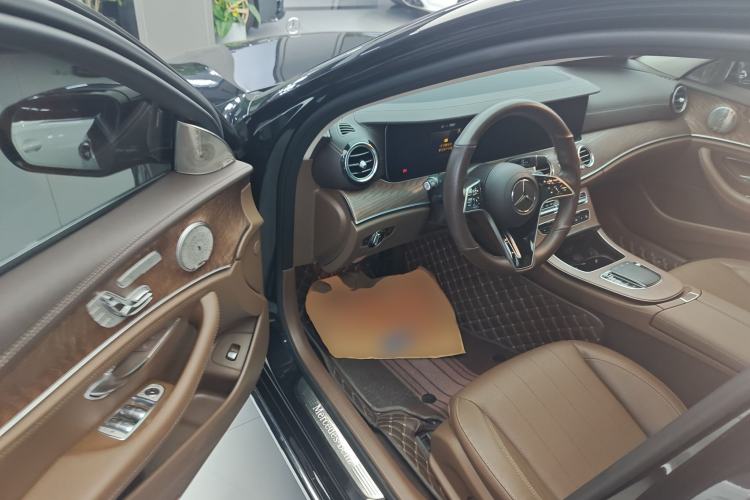 Used Mercedes-Benz E-Class 2023 Updated E 300 L Fashion Edition
