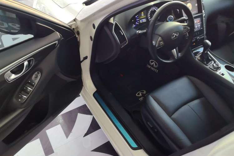 Used Infiniti Q50L 2016 2.0T Comfort Edition
