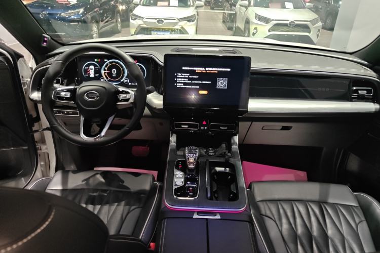 Used GAC Trumpchi GS8 2022 Linghang Series 2.0 TGDI Two-Wheel-Drive Luxury Smart Connectivity Version (7 Seats)