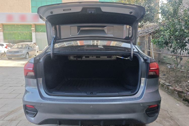 Used Roewe i5 2021 1.5L CVT Platinum Edition
