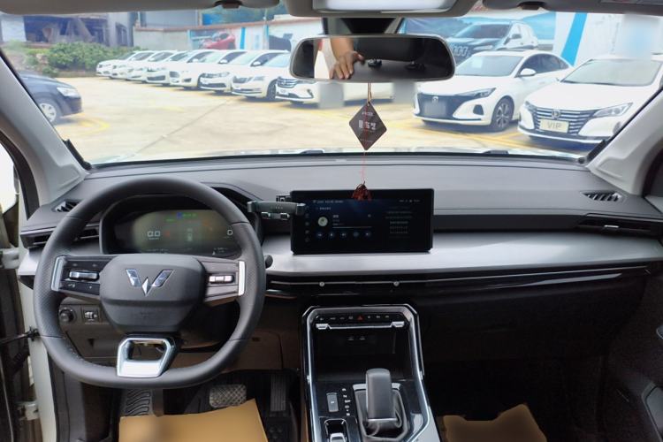 Used Wuling Asta 2022 2.0L DHT Electric-Speed Version