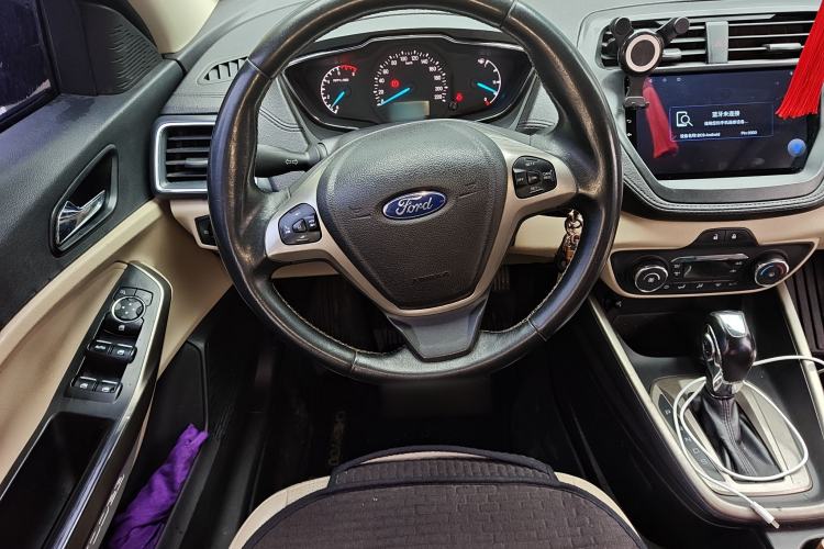 Used Ford Escort 2015 1.5L Automatic Fashion Model
