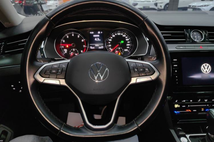 Used Volkswagen Magotan 2020 330TSI DSG Leading Model
