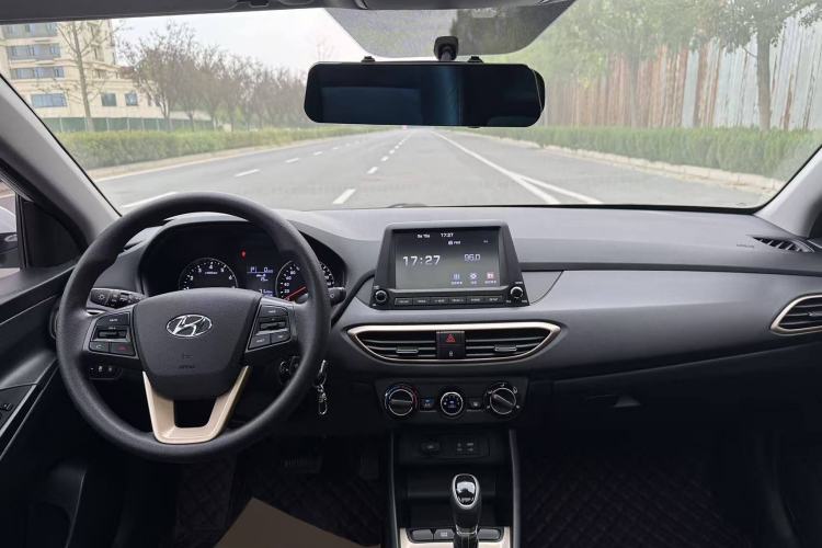 Used Hyundai Celesta 2017 1.6L Automatic Enjoyment Version GLS
