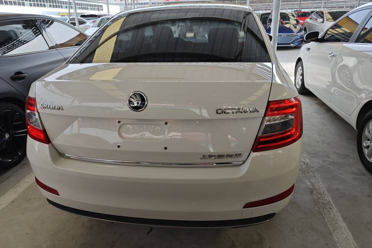 Used Skoda Octavia 2017 1.6L Automatic Smart Drive Edition
