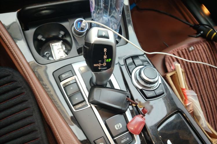 Used BMW 5 Series 2014 525Li Leading Model
