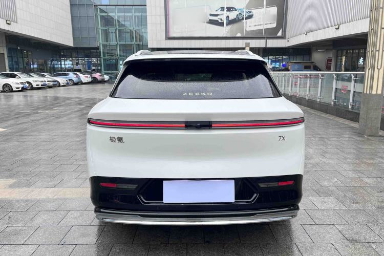 Used Zeekr 7X 2025 100 kWh Long-Range Rear-Wheel Drive with Intelligent Driving Features
