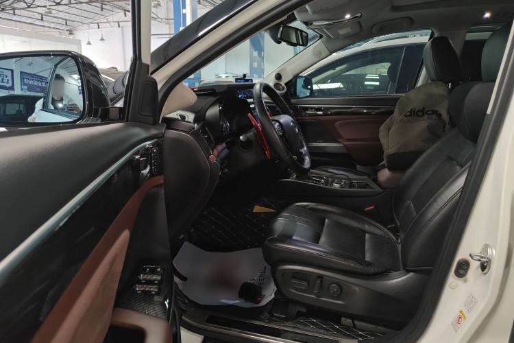 Used GAC Trumpchi GS8 2017 320T Two-Wheel Drive Luxury Smart Connectivity Version (7 Seats)