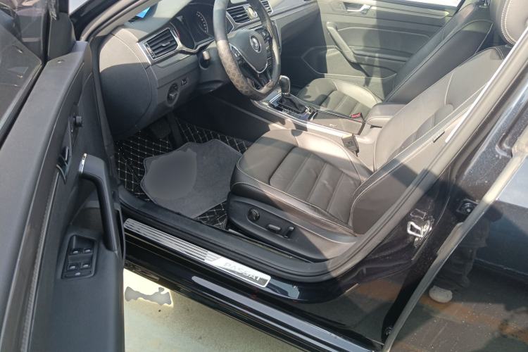 Used Volkswagen Passat 2016 330TSI DSG Luxury Edition
